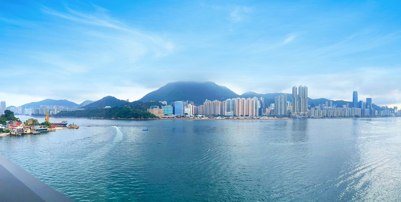 「蔚藍東岸」 開售迄今累售454伙，總成交金額突破41億元；相片拍攝於1座7樓A室。