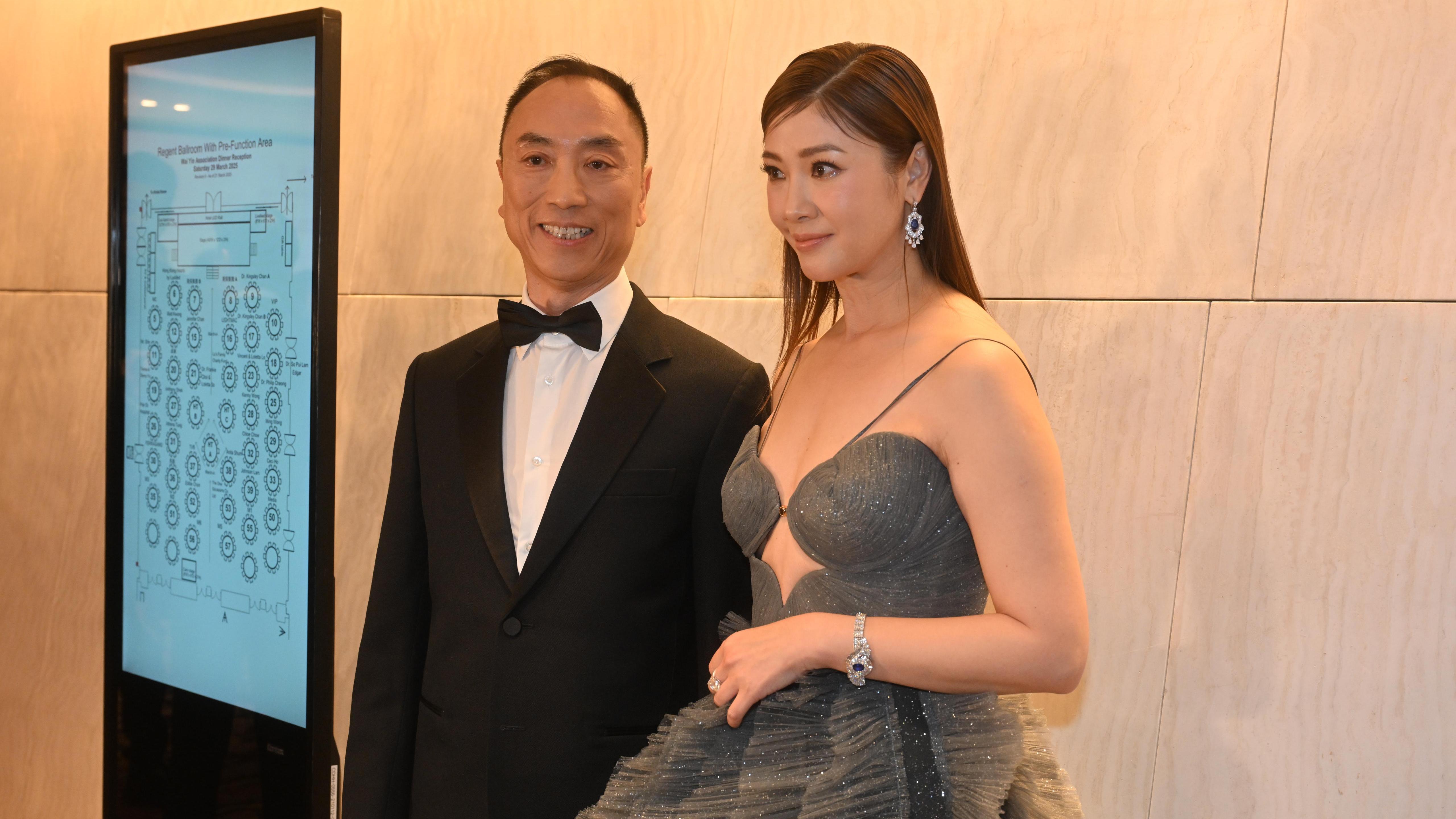 翁嘉穗鄔友正結伴出席 用$ 45000競投丈夫心頭好 