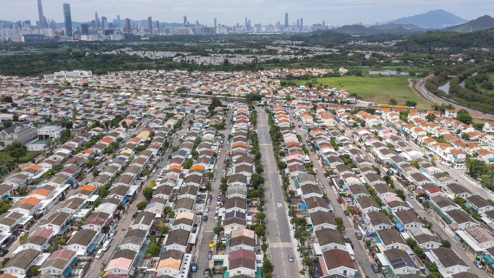 元朗錦繡花園雙號屋業主，長情持貨單位37年近日沽出，帳面勁賺逾千萬離場。