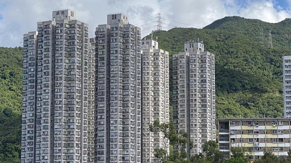 大圍上車屋苑金獅花園兩房中層戶，最新造價較7年大幅下跌三成，帳面樓價蒸發143萬元。