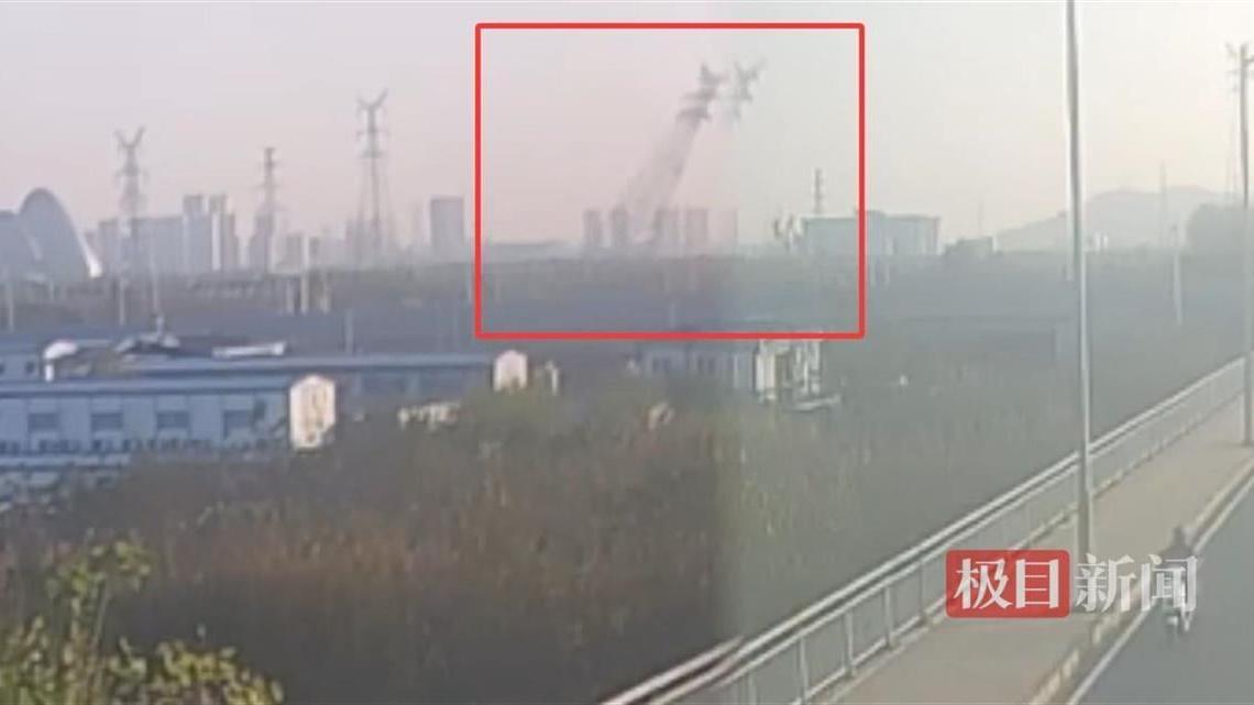 近日，武漢12座廢棄高壓電塔離奇被盜。（圖／翻攝自「極目新聞」）