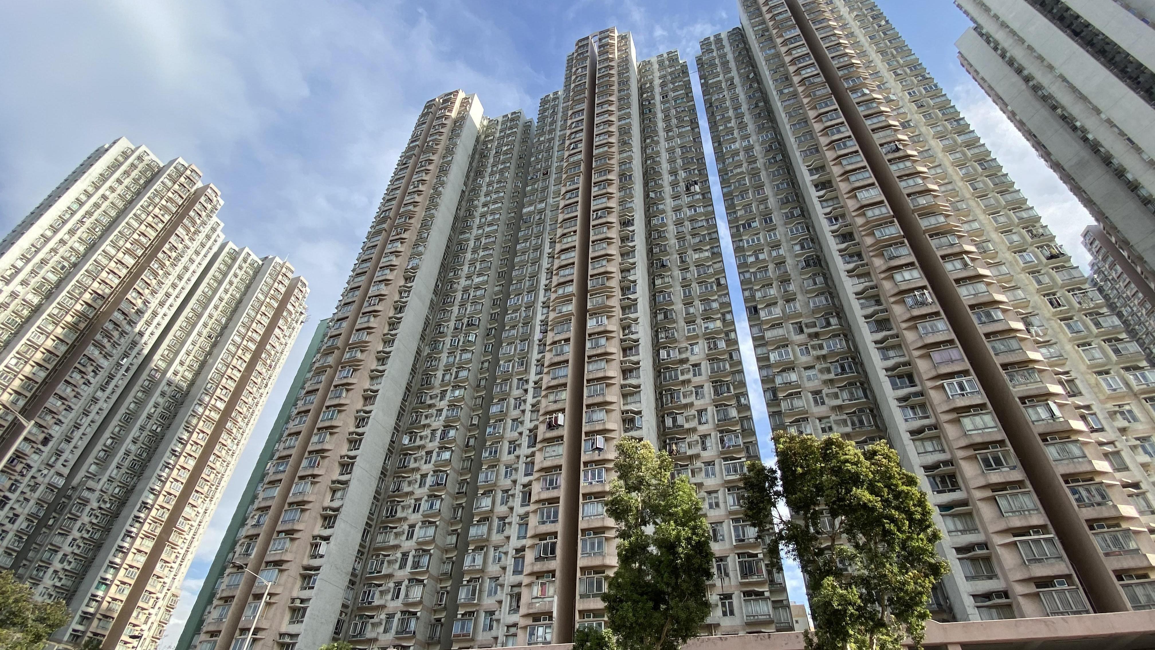 青衣翠怡花園罕放兩房連平台戶，用家趁平斥473萬元承接，樓價4年貶值兩成。