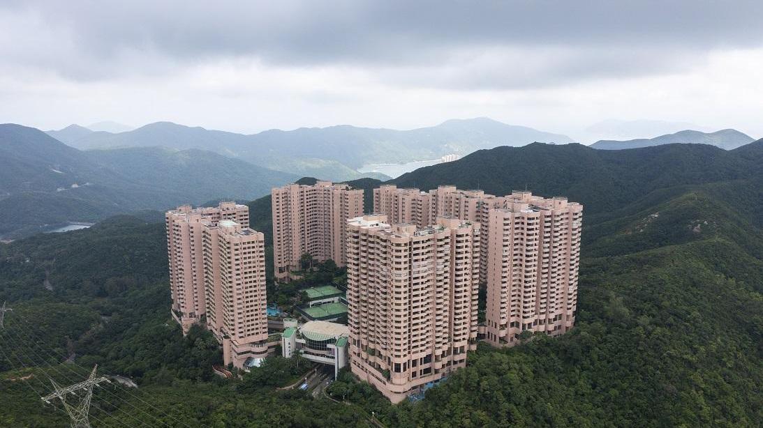 本地傳媒報道指，紀惠集團湯文亮放售自住的大潭陽明山莊相連大宅，索價2億元。(資料圖片)