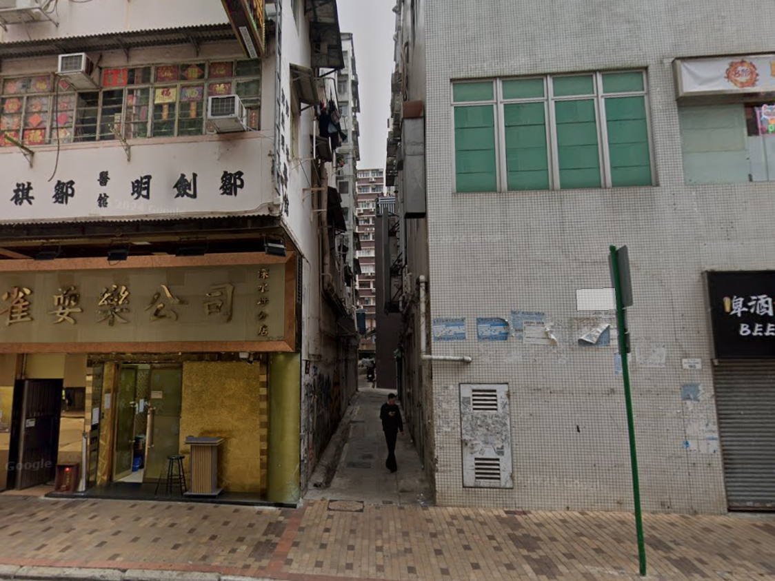 一名81歲男子深水埗墮樓，倒斃於麻雀館後巷。(Google街景截圖)