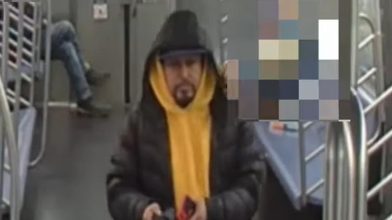 CCTV揭地鐵無名男屍慘遭性侵搜掠，警方追緝變態男。(FB)