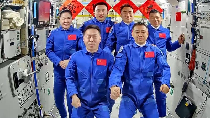 神舟二十號三名航天員順利進駐中國空間站。(央視新聞截圖)