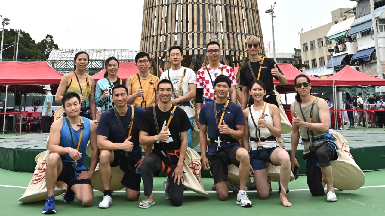 長洲搶包山決賽下周一晚舉行　免費入場券當晚十時現場派發。（資料圖片）