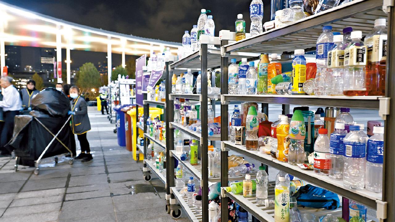 11巴士線載演唱會觀眾散場 體育園准膠樽入場惟禁蓋