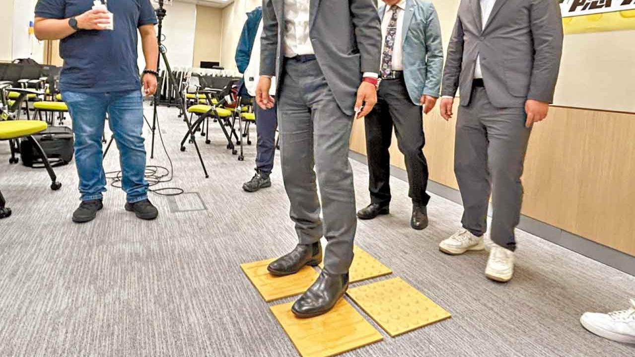 屋邨視障人士觸覺磚防滑未達標 恐變跣腳陷阱議員促正視