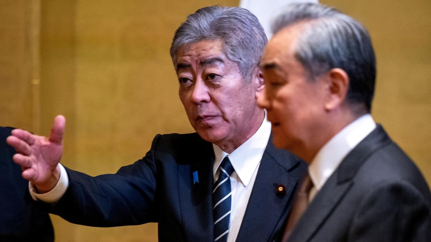 日本外相岩屋毅早前與王毅會面。(路透社)