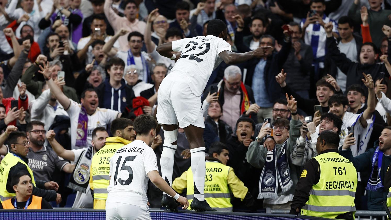 魯迪格加時最後5分鐘頂入，令皇馬總比數擊敗皇蘇晉級。(路透社)