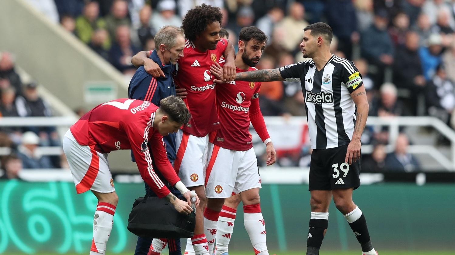 舒克斯在對紐卡素的比賽受傷被換出。(路透社)