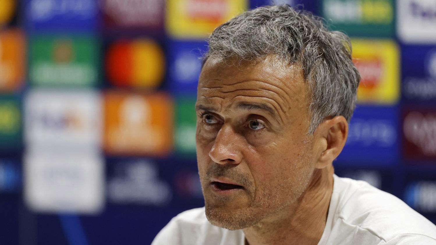 巴黎聖日耳門主帥的安歷基，出席歐聯對阿仙奴賽前記者會。(路透社)