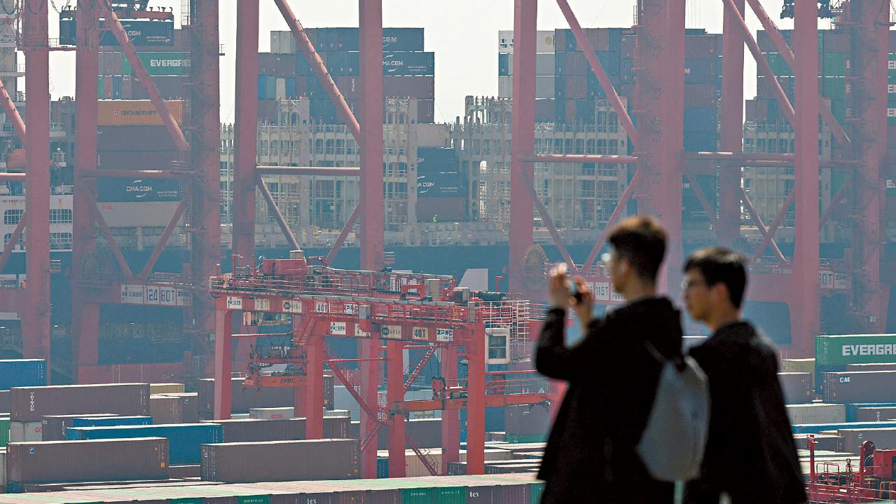 大行齊降內地增長預測 最悲估3.4% 料萬億救市