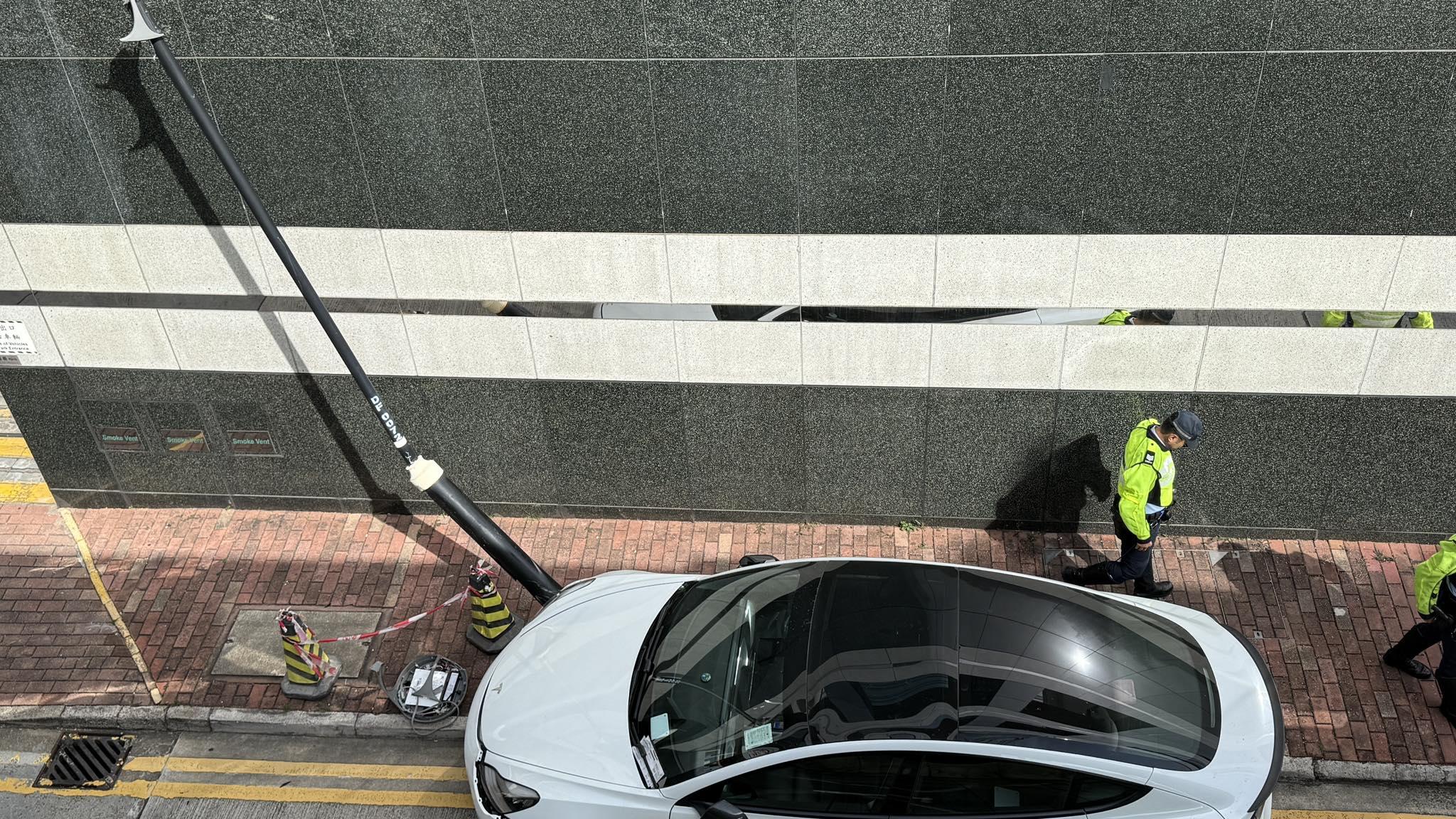 尖東發生交通意外。（fb「突發馬路車cam大全」圖片）