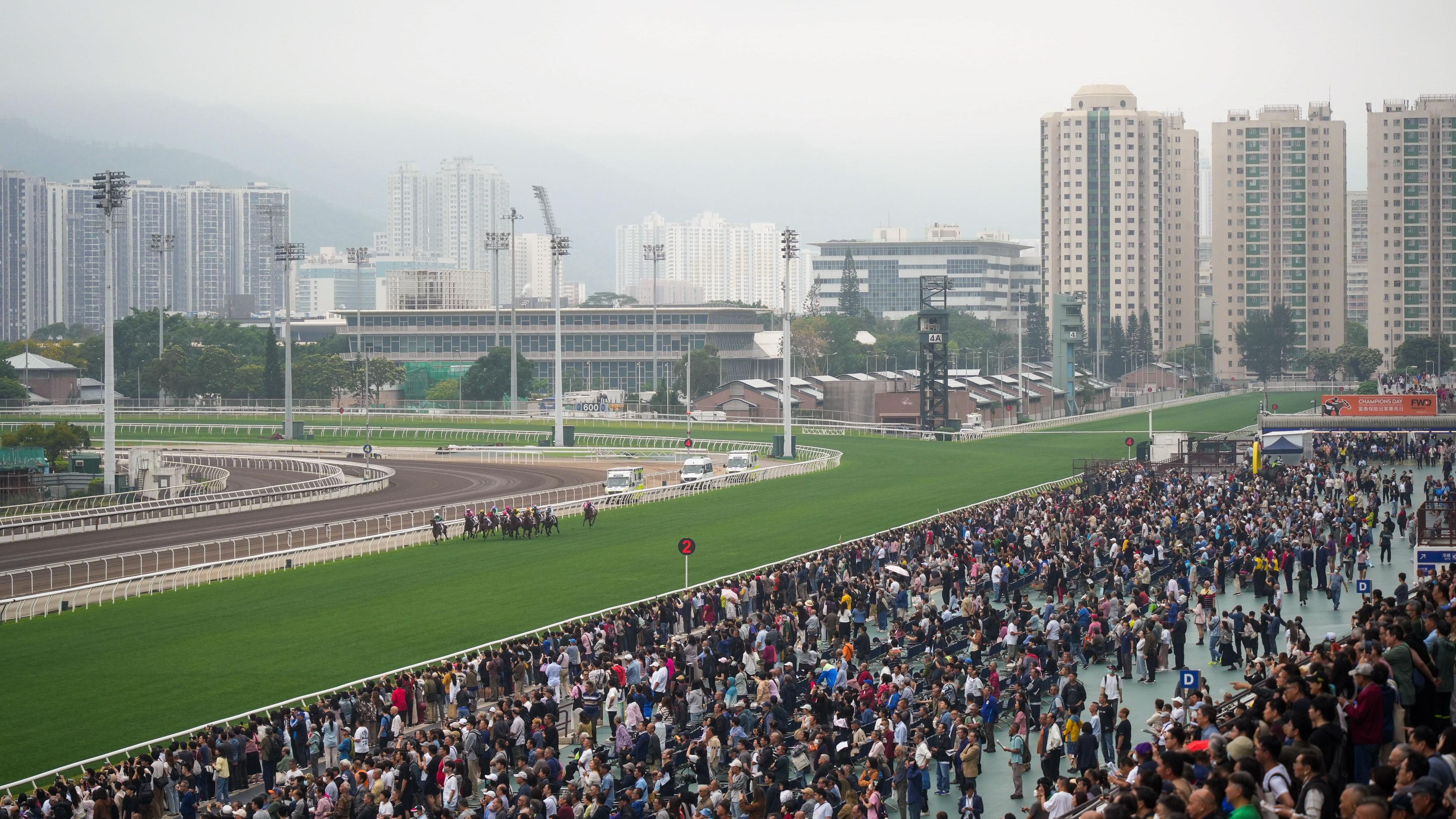 富衛保險冠軍賽馬日逾9,300旅客入場　馬會推體驗套票帶動賽馬旅遊