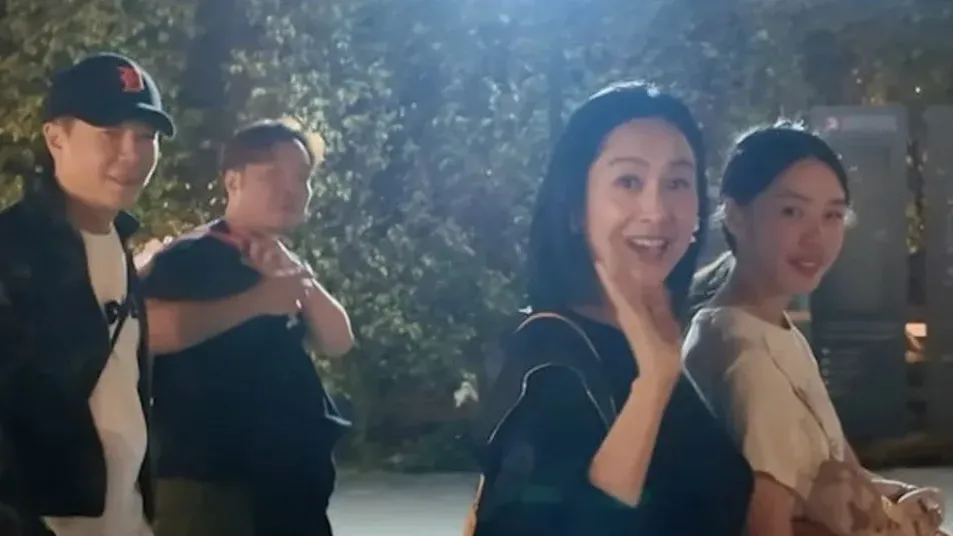 朱茵黃貫中一家三口看Coldplay　12歲囡囡黃鶯顏值逆襲暴升散發仙氣