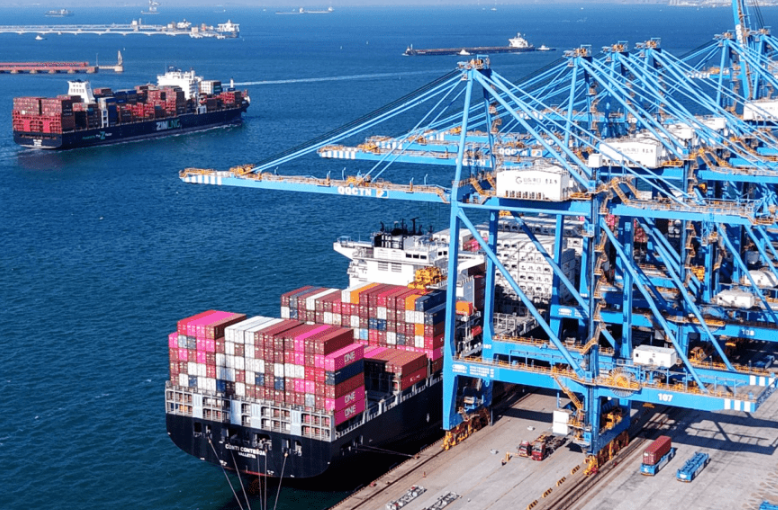 美國貿易辦公室（USTR）宣布，對所有停靠美國港口的中國船隻（中國建造和中國擁有的船隻），180日後開始額外收費。特區政府強烈反對及不滿美國當局相關等措施。