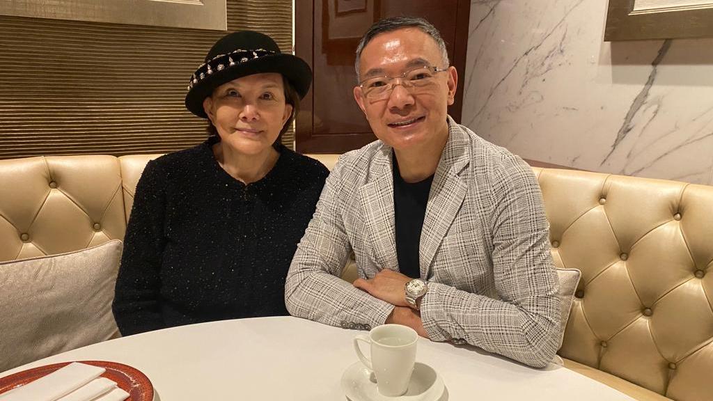 謝偉俊透露白姐姐近況，指獨留在家較「吽哣」