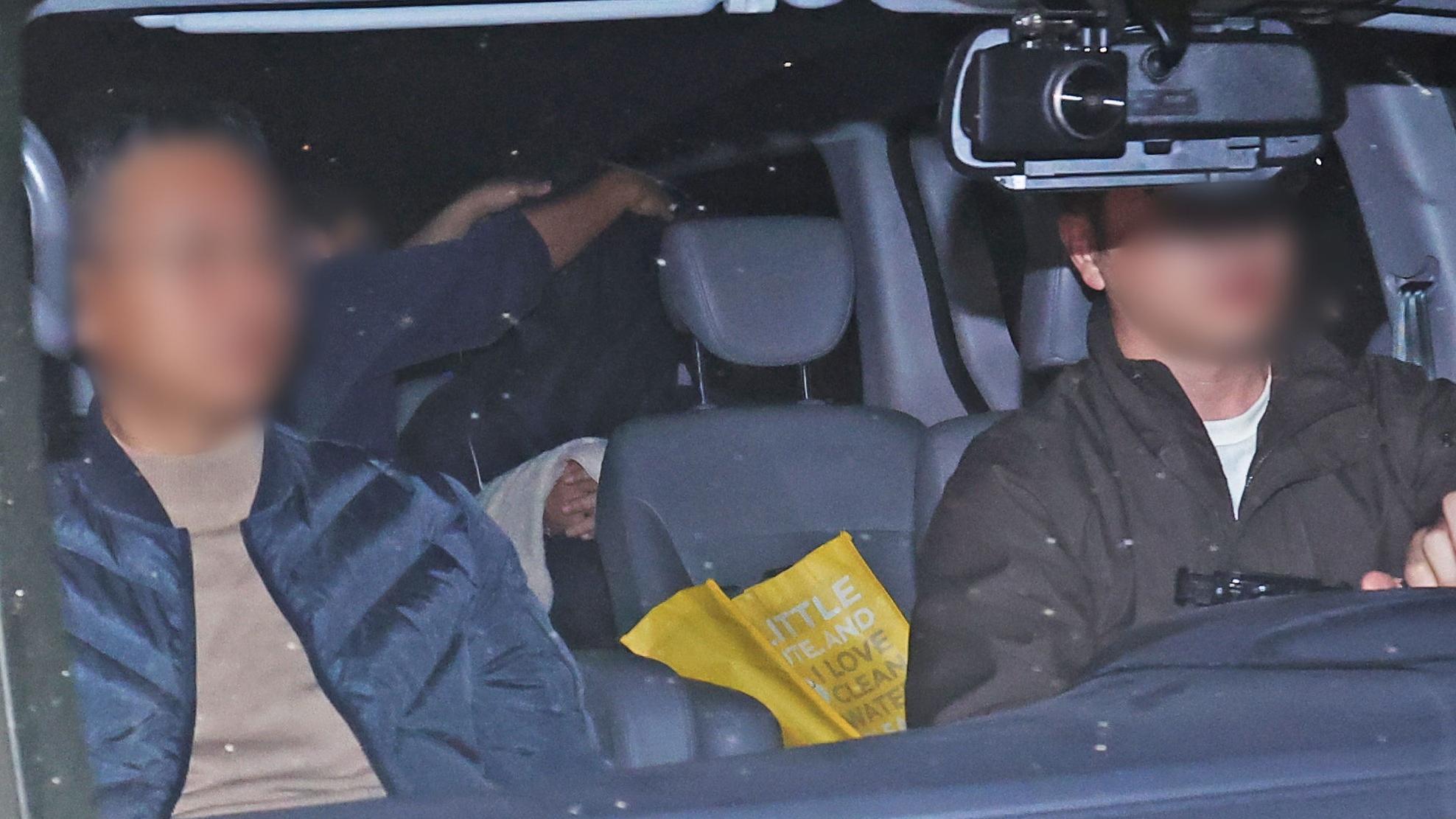 男子被警方帶返警署調查。(互聯網)