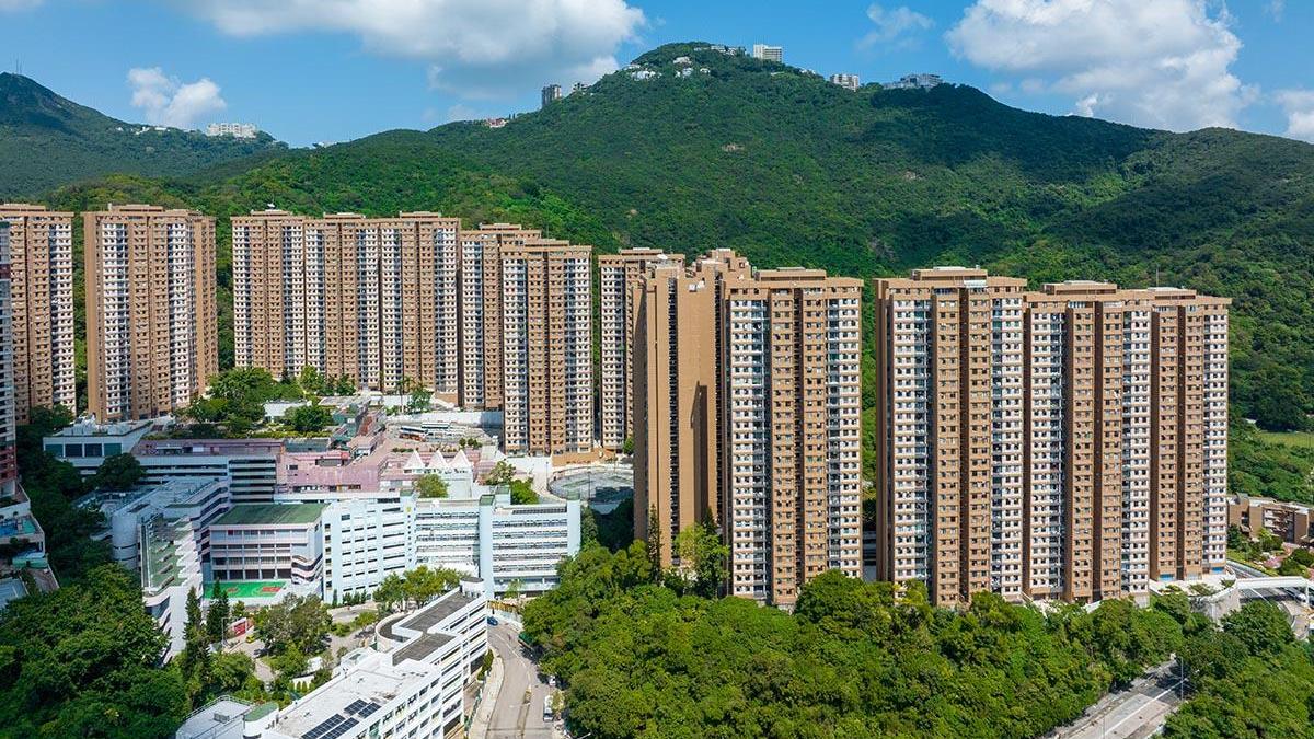 薄扶林置富花園有長情業主沽售兩房，樓價44年升值近21倍，帳賺逾4球。