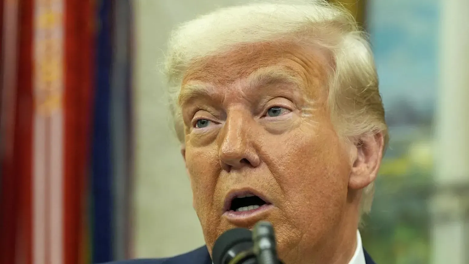 美國總統特朗普20日發文「祝賀」大家復活節快樂，砲火猛攻前總統拜登放任移民在美國到處犯罪。（圖／美聯社）