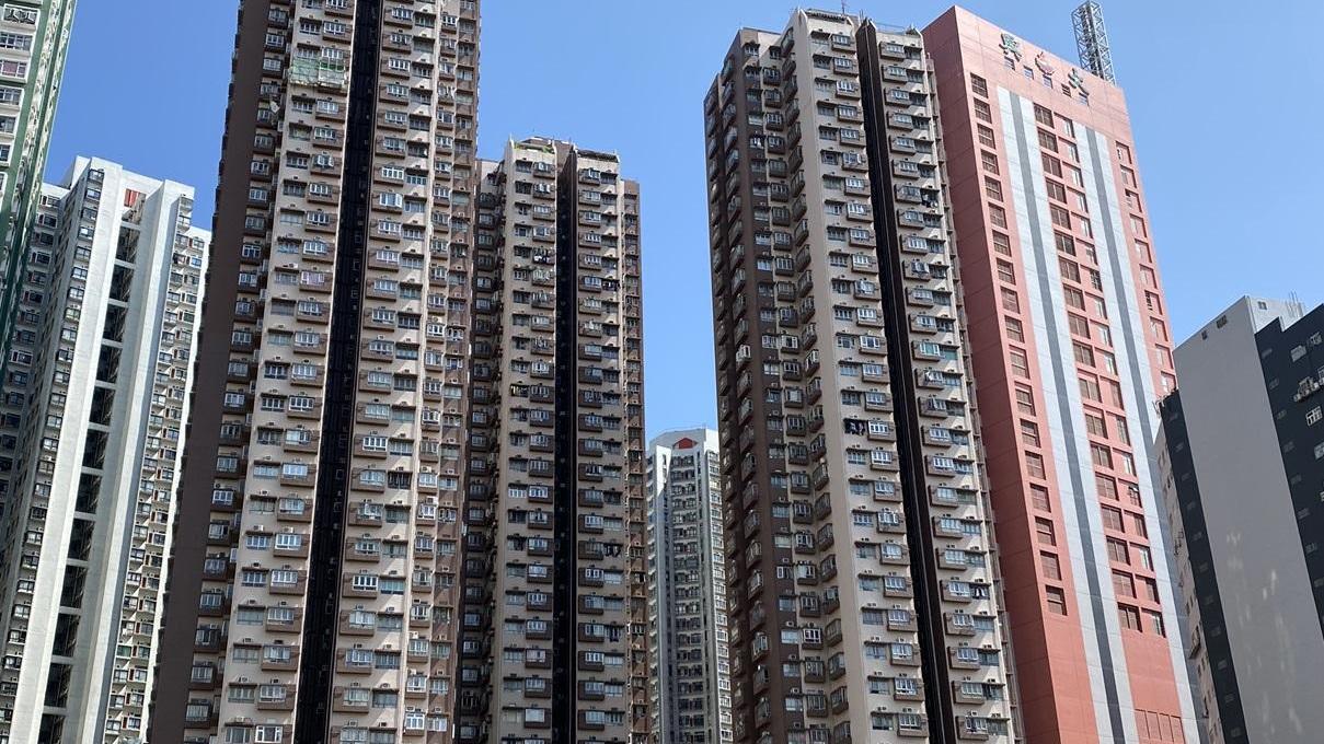 屯門康德花園兩房業主因換樓而劈價沽貨，同區租客以「2字頭」承接單位，平市價逾一成。