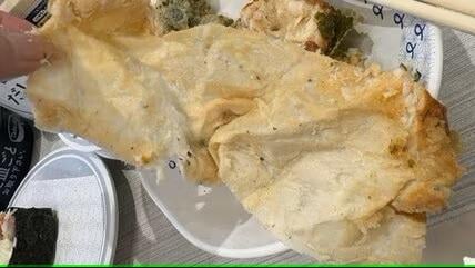 濱壽司被指天婦羅內包含吸水紙。(新聞截圖)