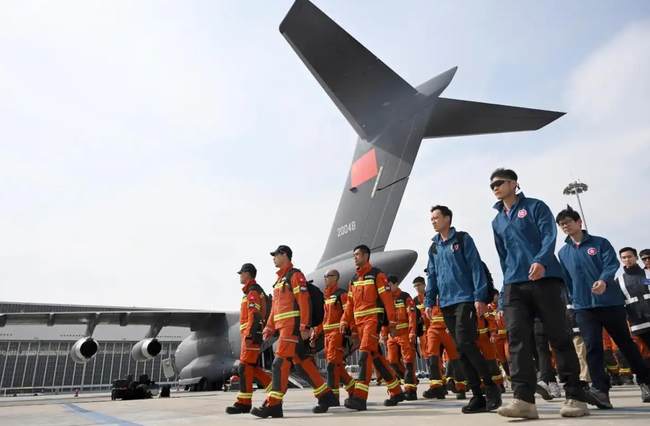 國家應急管理部指出，中國香港特區救援隊繼土耳其地震救援後，再次與內地救援隊伍在同一面國旗下開展國際救援行動。（新華社）