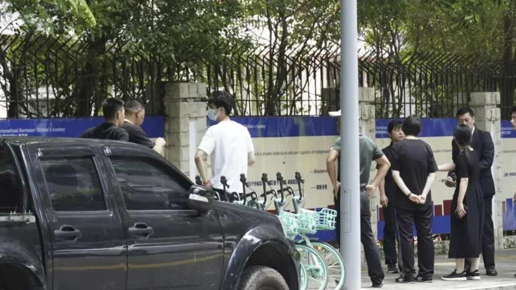 深圳市日本人學校一名男童於去年9月18日遇襲身亡，45歲犯人鍾長春今年1月在深圳市中級人民法院因故意殺人罪成被判處死刑。日媒周一（21日）引述消息報道，他已被執行死刑。