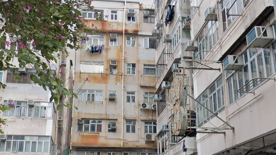 樂富唐樓聯合大樓一伙180方呎開放式戶，最新以122萬元沽出，造價平過車位，呎價亦低見「6字頭」。(網上截圖)