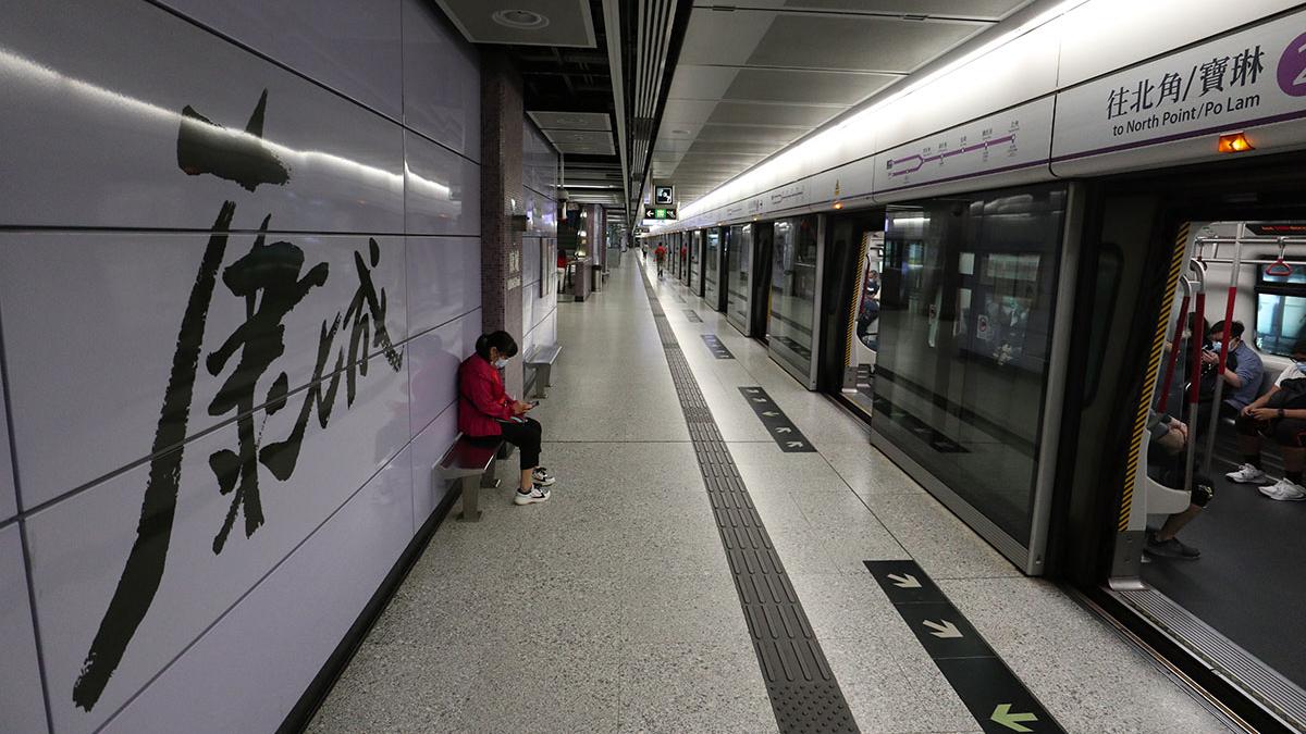 張年生建議港鐵聯同巴士公司、警方和消防等不同部門加強聯合演習，改善事故應變處理方法。(資料圖片／鍾式明攝)