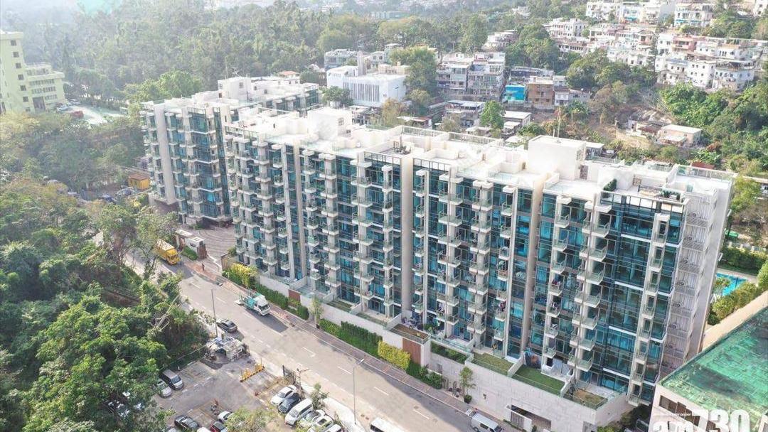 西貢逸瓏海匯兩房以低市價5%沽出，呎價9,598元，逾8年貶值22%。