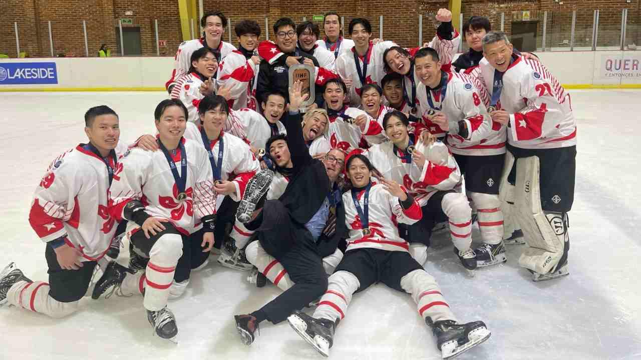 中國香港冰球隊世錦賽摘銅　麥顯齊：希望來屆可以摘金