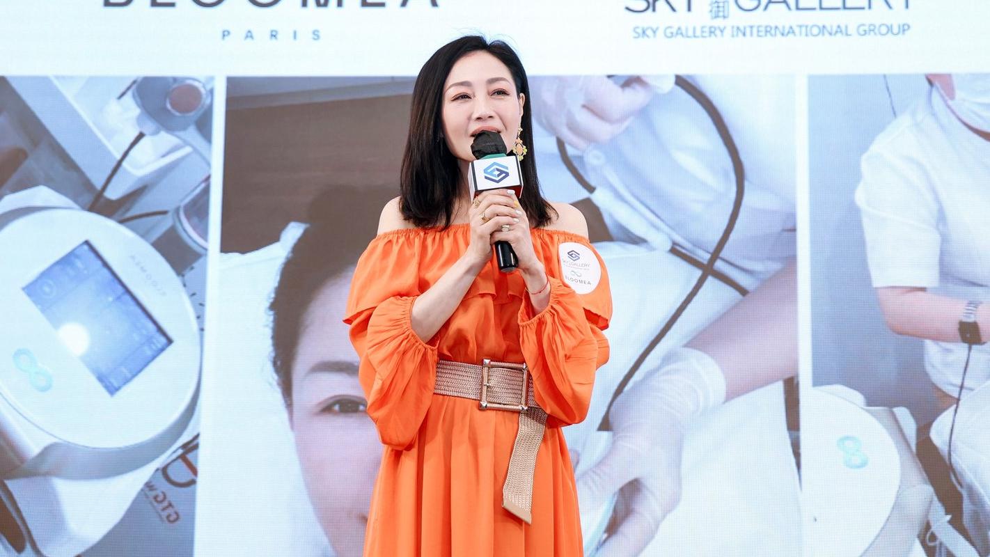 楊玉梅現身美容活動自豪60歲最新狀態：沒有醜的女人