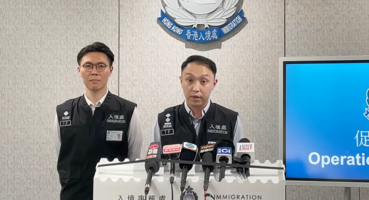 入境處採取反非法勞工行動，拘捕21人，包括13名非法勞工，及8名涉嫌聘請非法勞工的裝修公司負責人、業主和住戶等。(入境處直播)