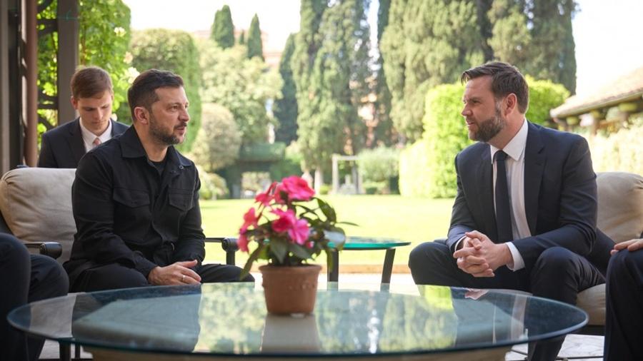 澤連斯基和萬斯在羅馬會晤，期間俄發動最大規模無人機襲擊。(X)