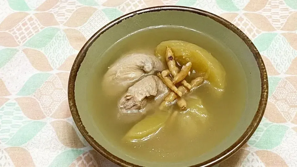 冬瓜薏苡仁鯪魚鮫湯——清熱消暑，鮮甜易消化