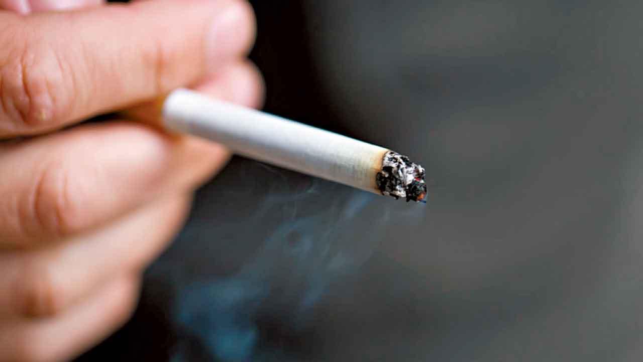 江玉歡：煙民數目大跌 吸煙成本為何大增？