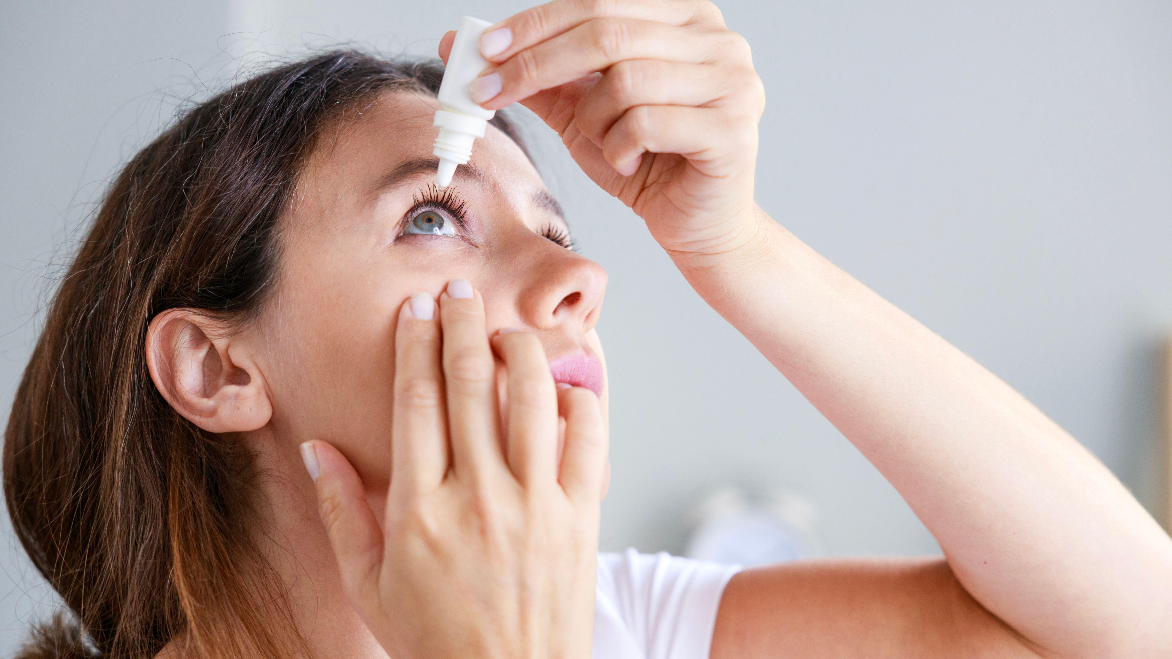 滴眼藥水 眼藥水 戴隱形眼鏡 隱形眼鏡 眼睛 視力受損 視力 眼睛疲勞