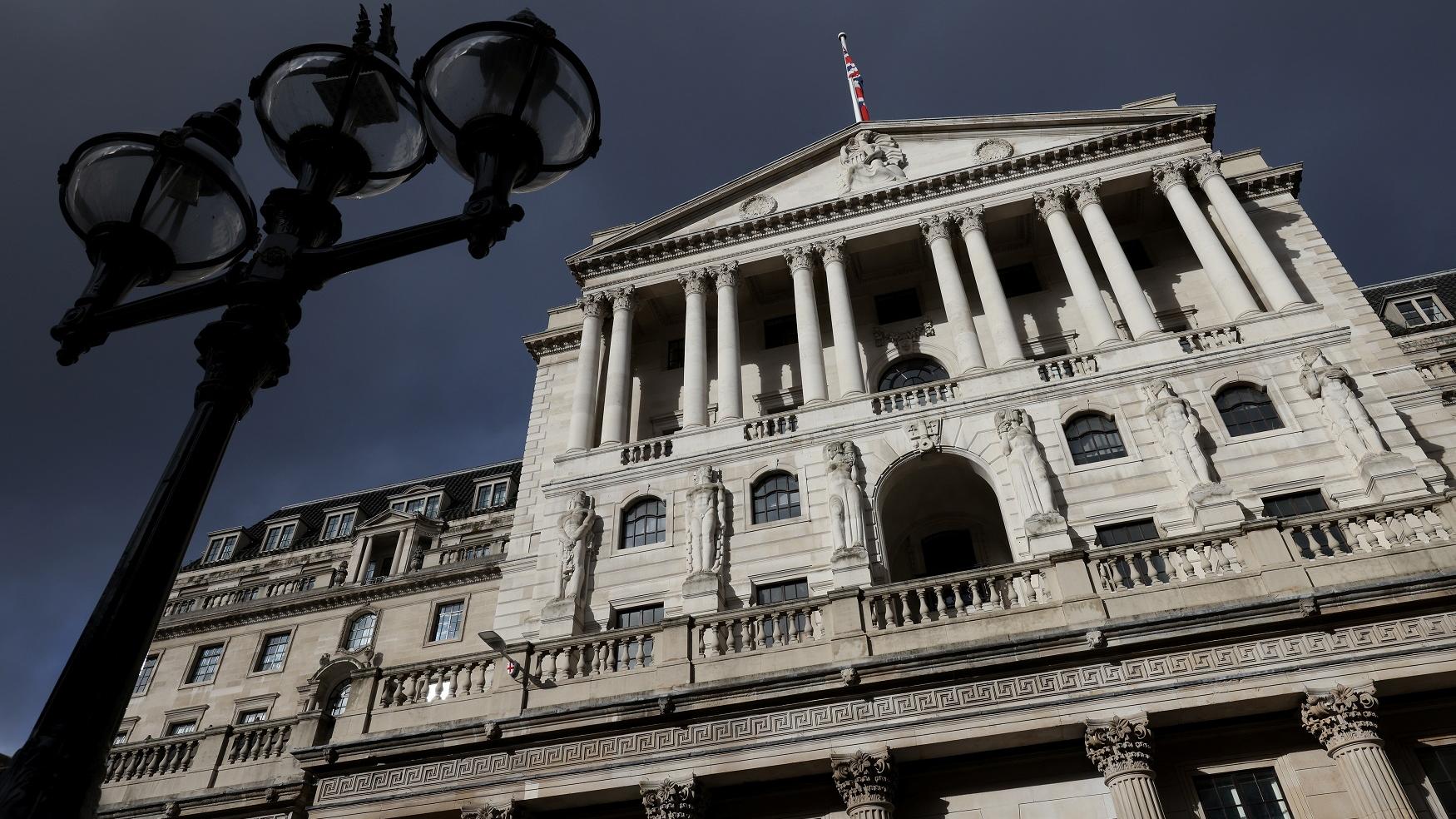 英倫銀行減息四分之一厘 預測2025年GDP增長1%