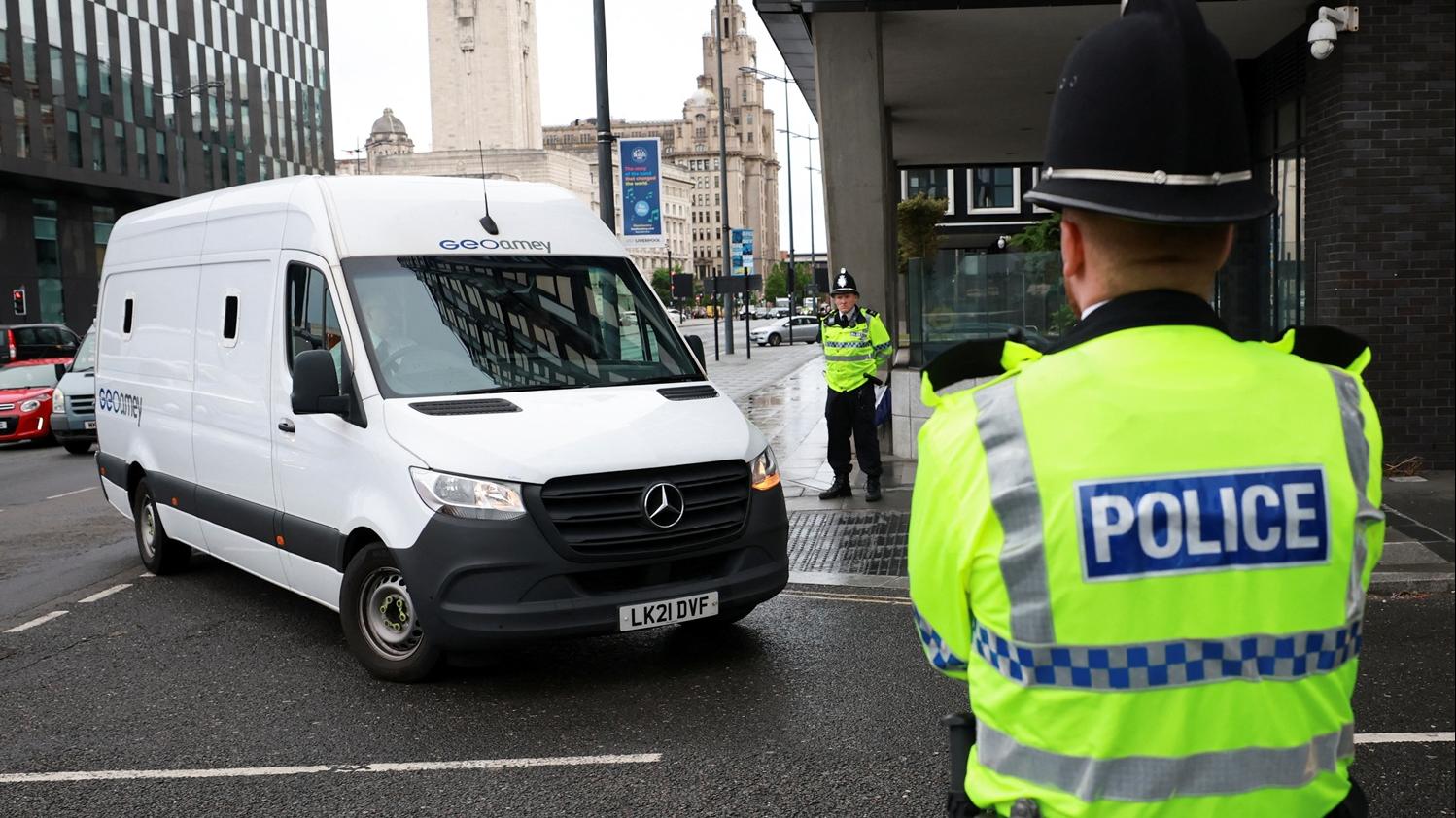 涉嫌利物浦巡遊事故的男子被押送法院。(路透社)