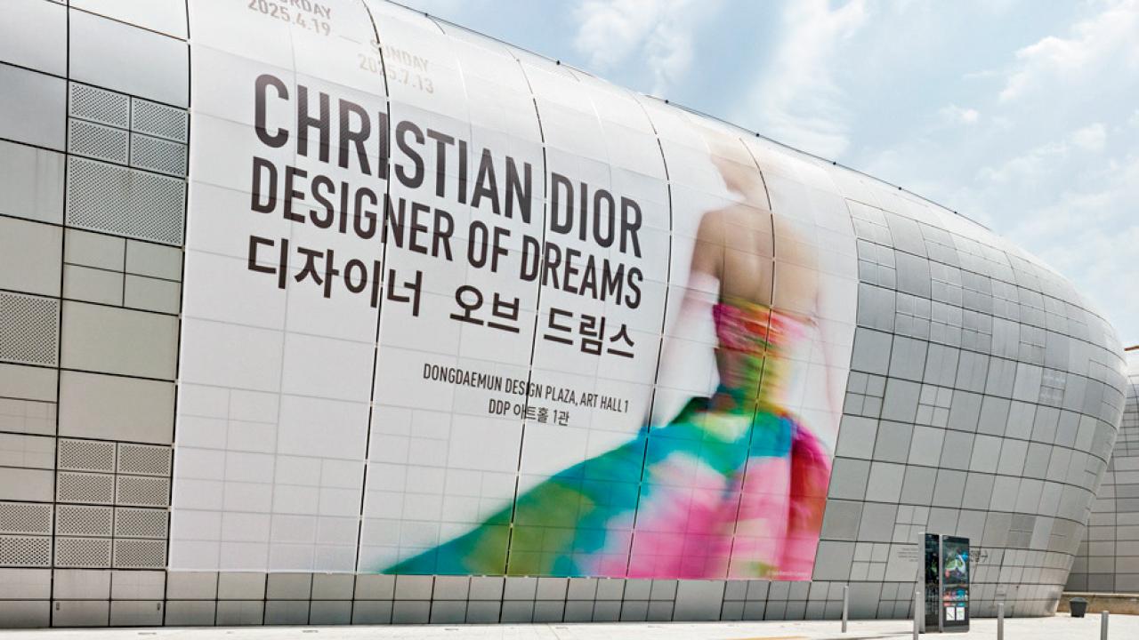 Christian Dior: Designer of Dreams展覽 首爾開幕