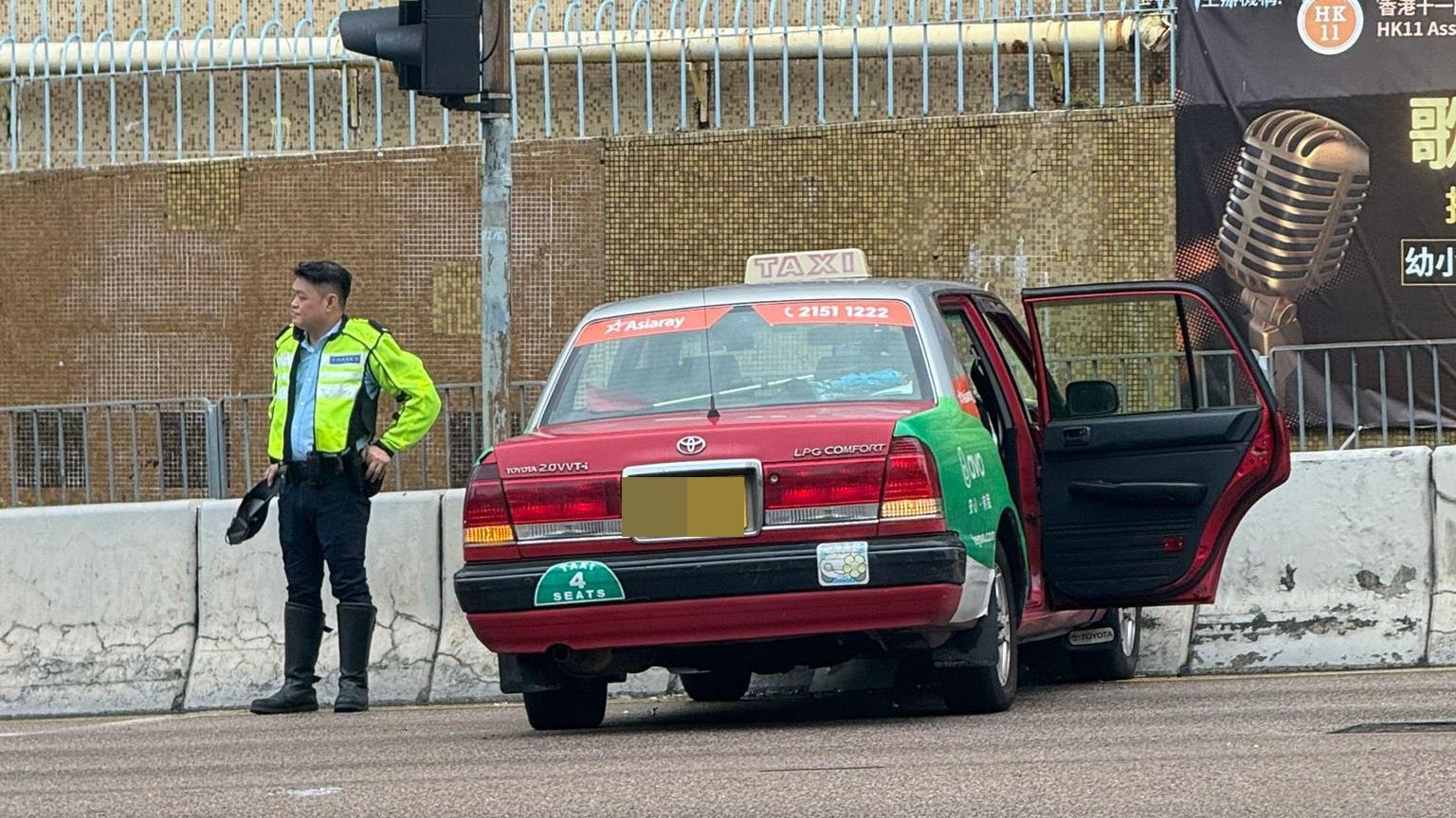 青衣發生交通意外。（fb「馬路的事討論區」圖片）