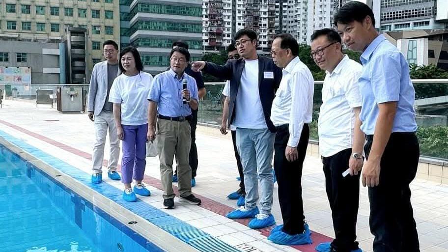 顏汶宇促康文署檢視救生員短缺問題。(顏汶宇FB)