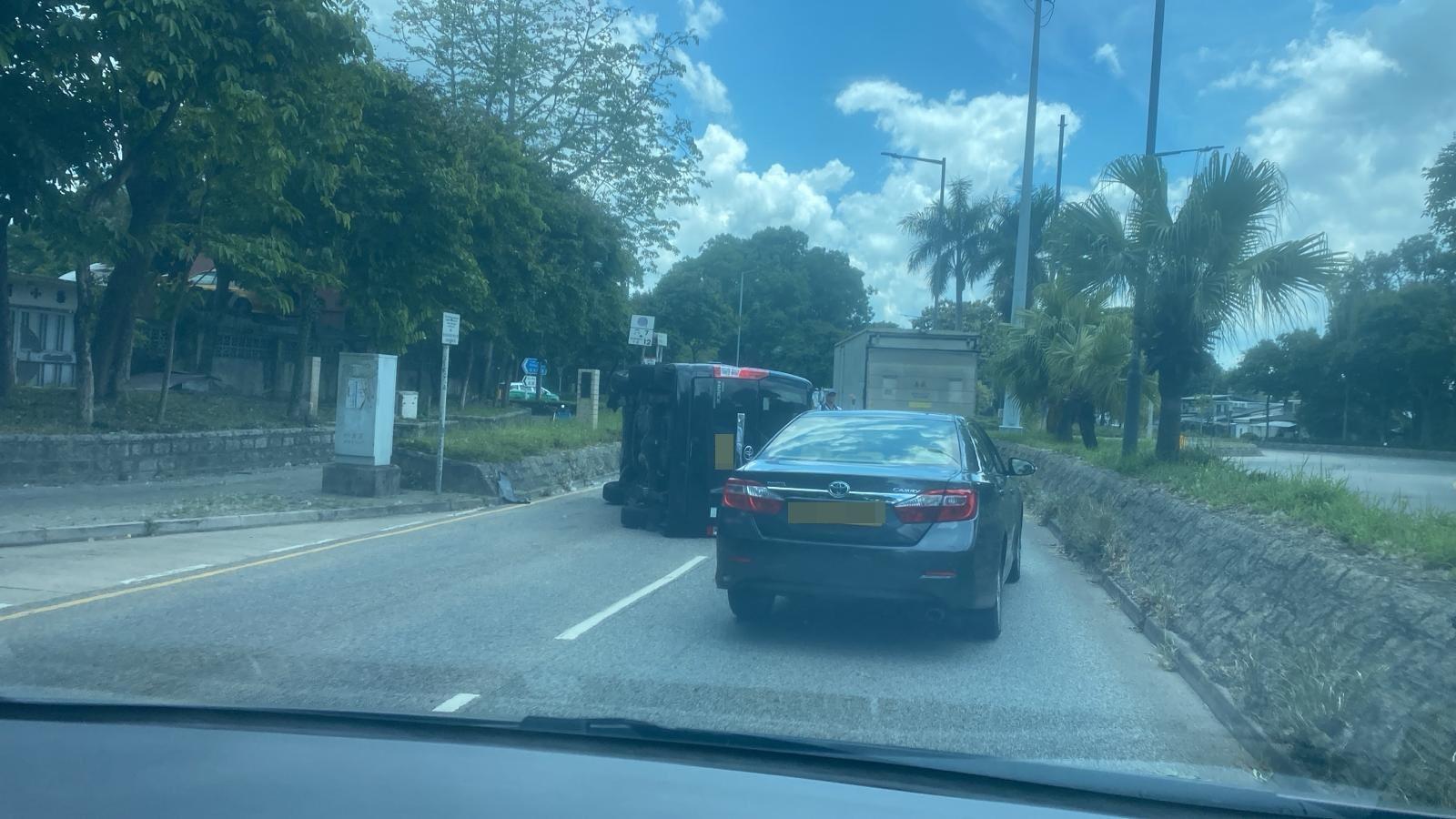 沙頭角發生車禍。（fb「馬路的事討論區」圖片）