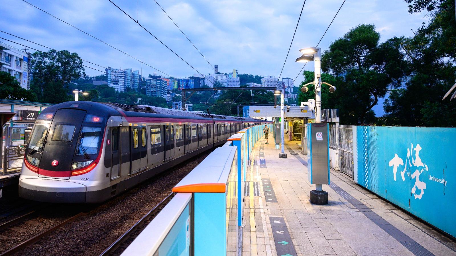 大學站的安裝工程已於今日完成。(港鐵提供)
