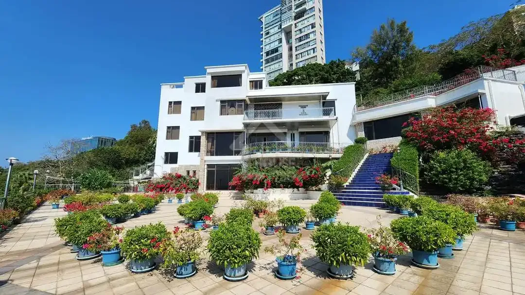 薄扶林域多利道188號獨立屋，以4.3億元放售。(中原地產網圖)