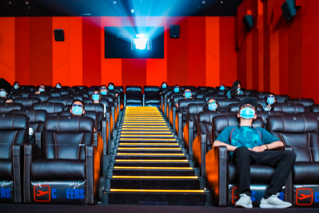 國家電影局印發通知，鼓勵香港及澳門服務提供者在內地投資設立電影製作公司，開展電影製作業務。(中新社資料圖片)