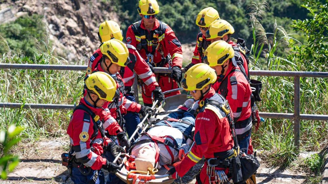 消防處去年舉行跨攀山拯救行動演習(消防處fb)